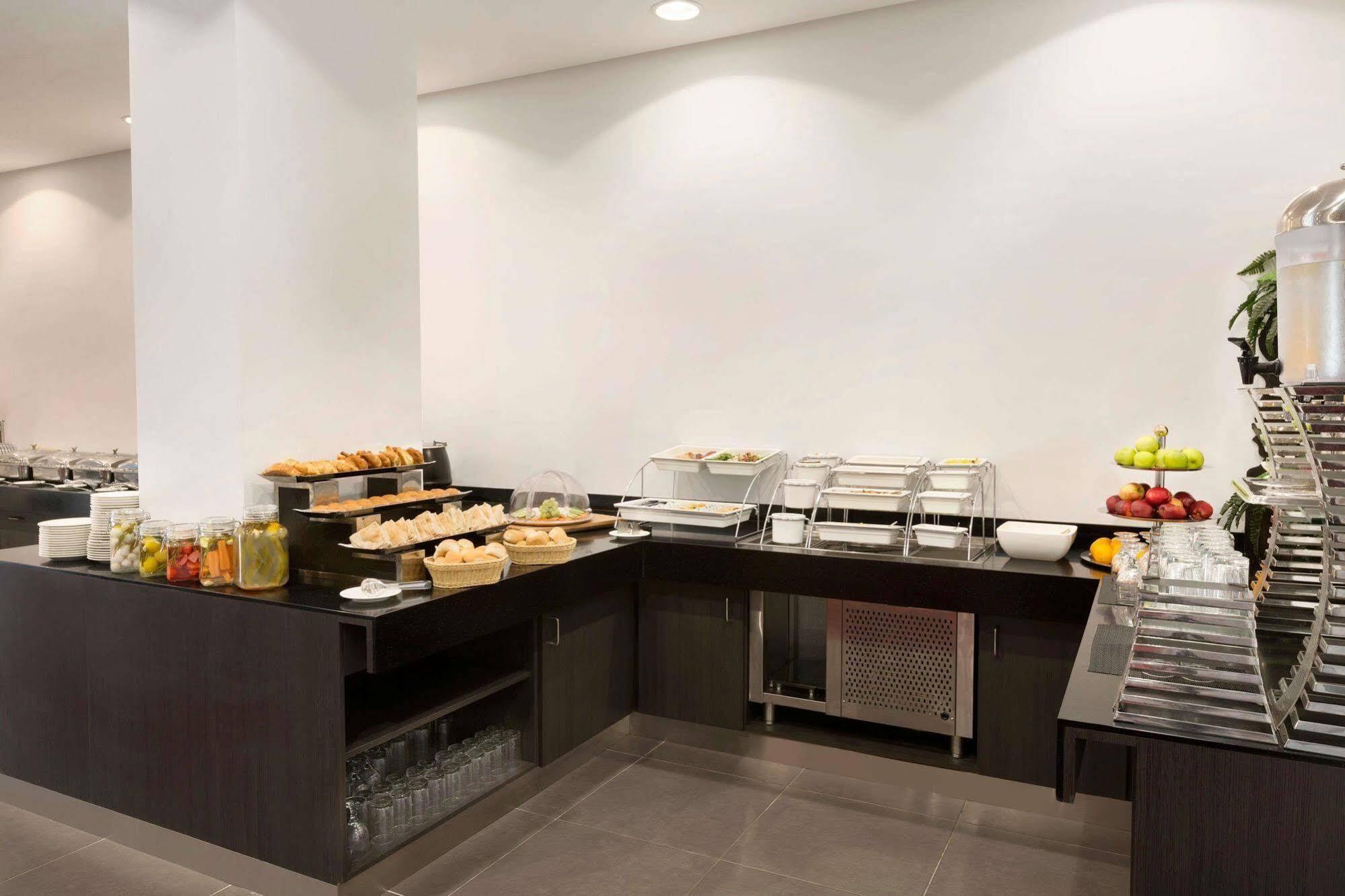 Ramada Encore Al Khobar Olaya Екстериор снимка